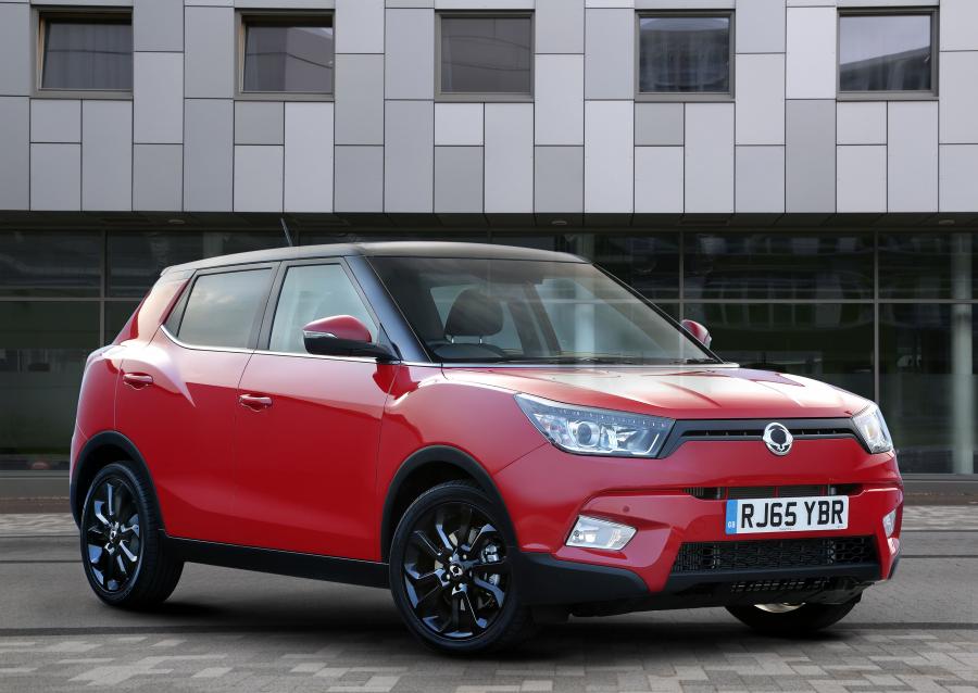  SsangYong Tivoli XDi 2015 года  (UK) (фото 13 из 21)